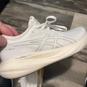 ASICS Gel Nimbus 25 all white